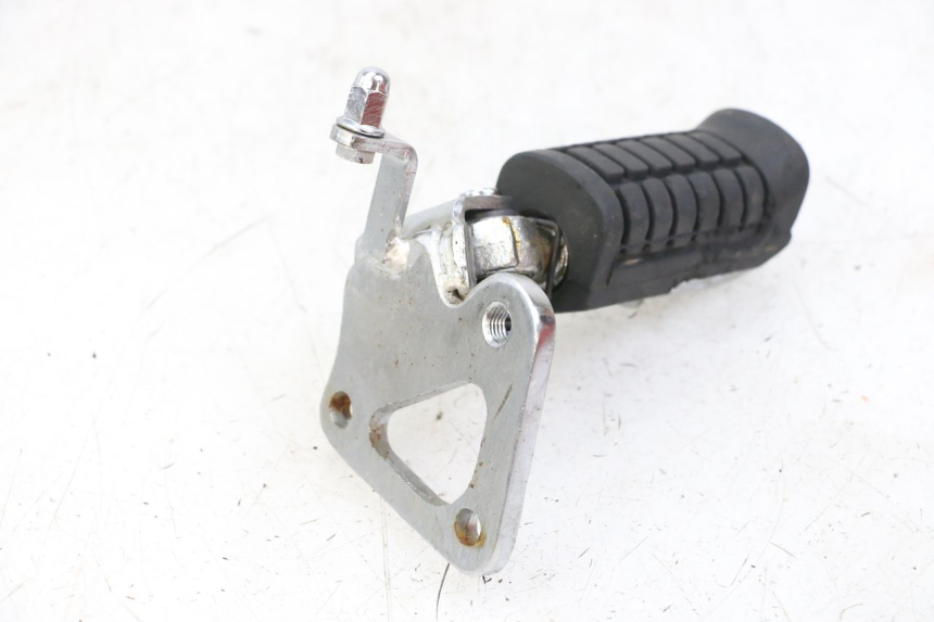photo de SUPORTE DO DESCANSO DE PÉ DIANTEIRO DIREITO REGAL RAPTOR RAXTER 2 125 (2007 - 2015) - Vista geral