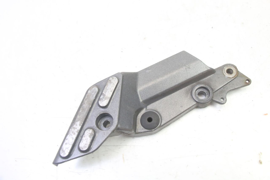 photo de SUPORTE DO DESCANSO DE PÉ DIANTEIRO DIREITO TRIUMPH SPRINT 900 (1995 - 1998) - Vista principal
