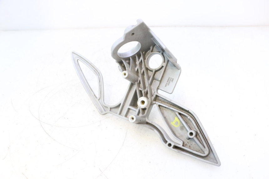 photo de PLACA DO DESCANSO DO PÉ DIANTEIRO DIREITO CAN-AM SPYDER RS 1000 (2008 - 2012) - Estado da superfície