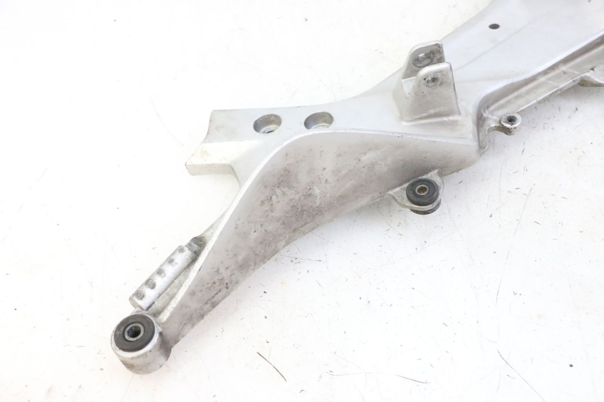 photo de SUPORTE DO DESCANSO DE PÉ DIANTEIRO DIREITO HONDA ST PAN EUROPEAN 1300 (2002 - 2013) - Ampliação técnica
