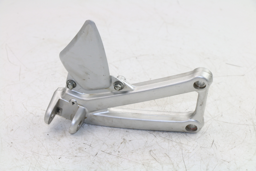 photo de SUPORTE DO DESCANSO DE PÉ DIANTEIRO DIREITO DUCATI ST3 992 (2006 - 2008) - Vista principal