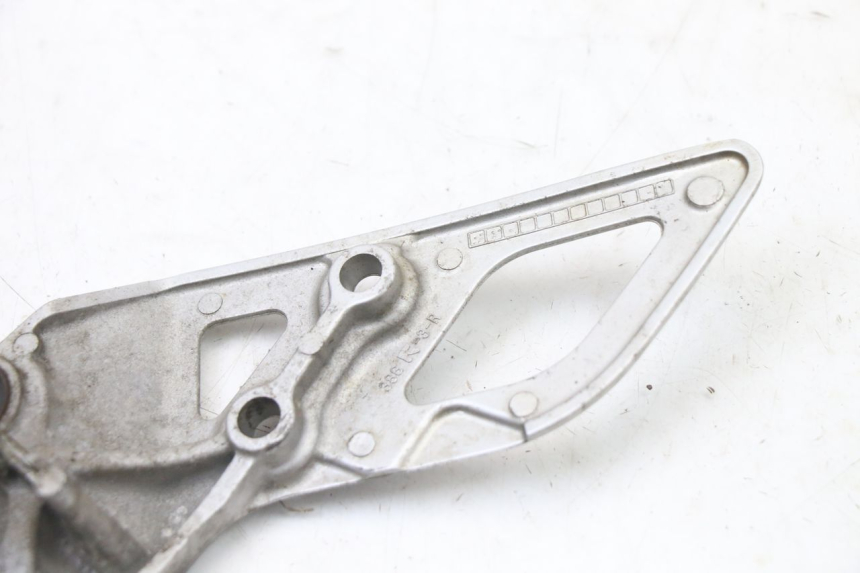 photo de SUPORTE DO DESCANSO DE PÉ DIANTEIRO DIREITO SUZUKI GSX F GSXF 650 (2007 - 2015) - Pontos de fixação