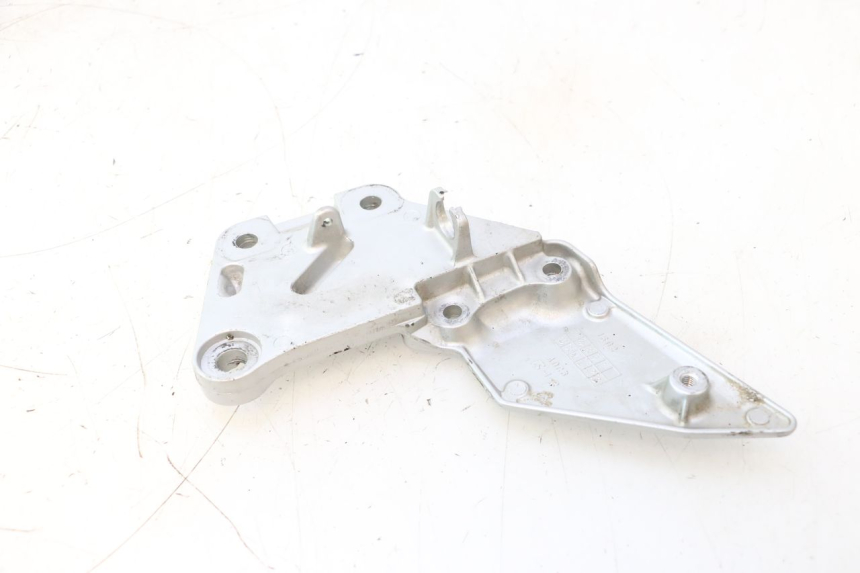 photo de SUPORTE DO DESCANSO DE PÉ DIANTEIRO DIREITO SUZUKI SV S 650 (2003 - 2009) - Ampliação técnica