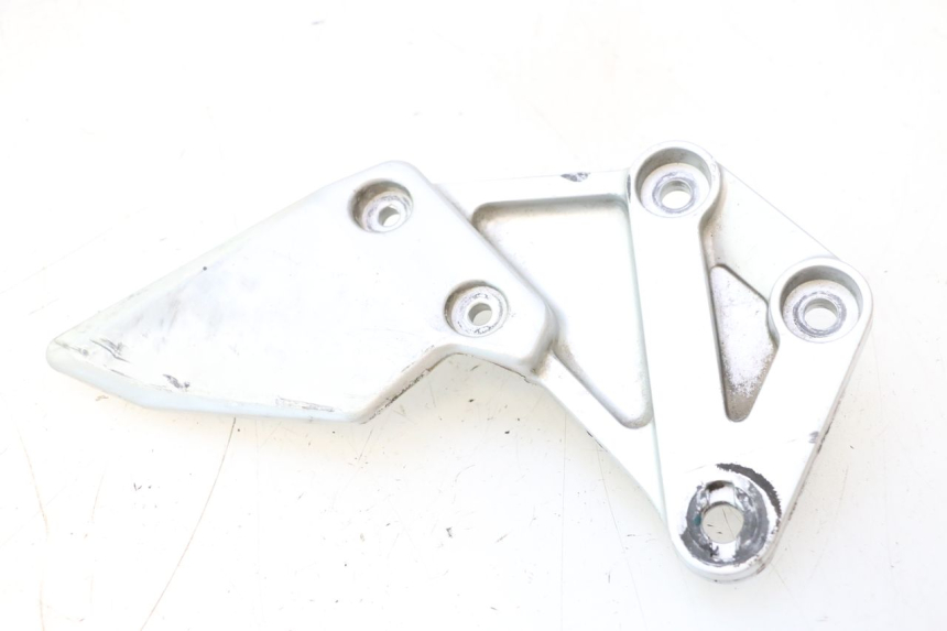 photo de SUPORTE DO DESCANSO DE PÉ DIANTEIRO DIREITO SUZUKI SV S 650 (2003 - 2009) - Pontos de fixação