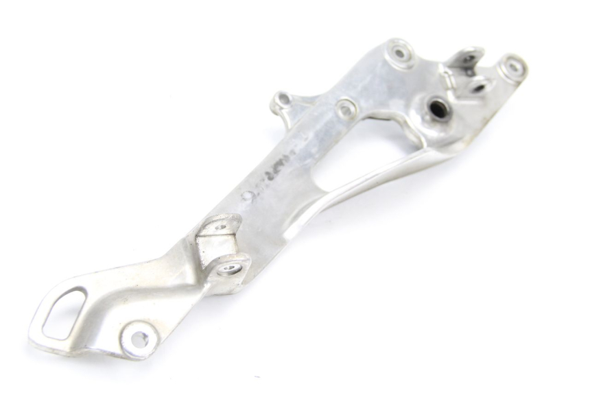 photo de SUPORTE DO DESCANSO DE PÉ DIANTEIRO DIREITO YAMAHA TDM ABS 900 (2002 - 2014) - Detalhe da peça