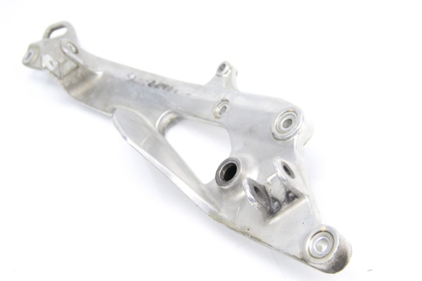 photo de SUPORTE DO DESCANSO DE PÉ DIANTEIRO DIREITO YAMAHA TDM ABS 900 (2002 - 2014) - Outro ângulo de visão