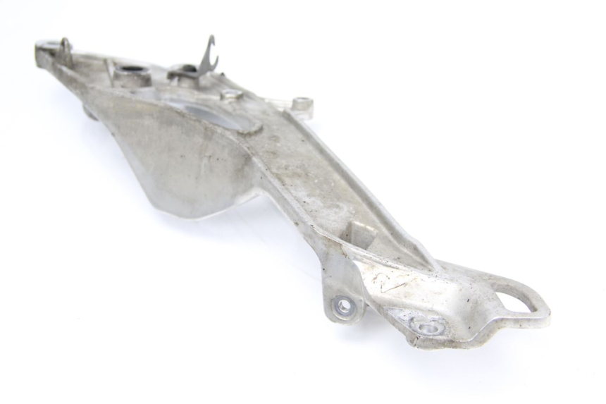 photo de SUPORTE DO DESCANSO DE PÉ DIANTEIRO DIREITO YAMAHA TDM ABS 900 (2002 - 2014) - Pontos de fixação
