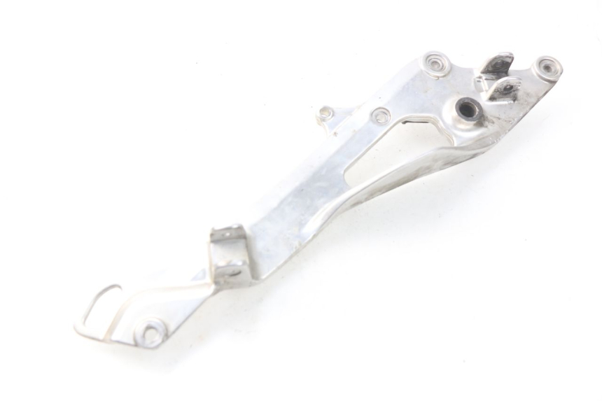 photo de SUPORTE DO DESCANSO DE PÉ DIANTEIRO DIREITO YAMAHA TDM ABS 900 (2002 - 2014) - Vista principal