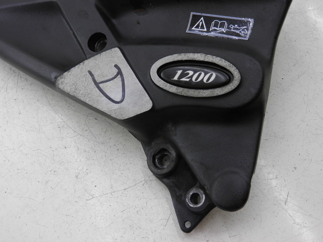 photo de SUPORTE DO DESCANSO DE PÉ DIANTEIRO DIREITO TRIUMPH TROPHY 1200 (1996 - 2003) - Vista geral