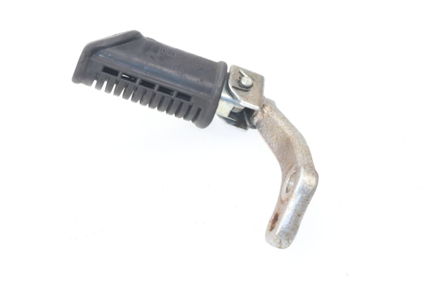 photo de SUPORTE DO DESCANSO DE PÉ DIANTEIRO DIREITO SUZUKI TU X TUX VOLTY 125 (1999 - 2001) - Ampliação técnica
