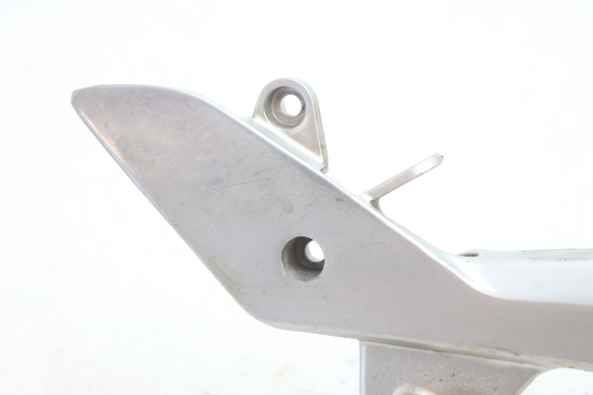 photo de SUPORTE DO DESCANSO DE PÉ DIANTEIRO DIREITO HONDA VFR FI RC46 800 (1998 - 2001) - Detalhe da peça