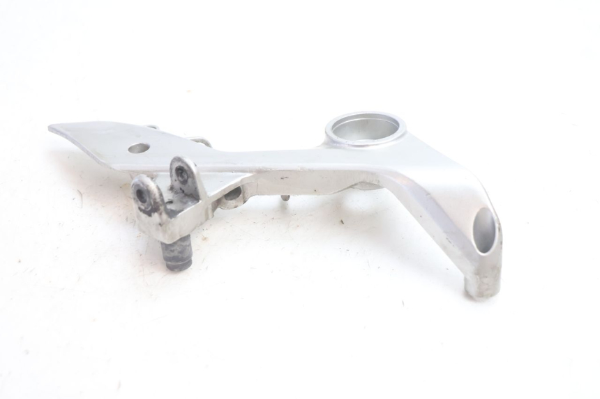 photo de SUPORTE DO DESCANSO DE PÉ DIANTEIRO DIREITO HONDA VFR FI RC46 800 (1998 - 2001) - Ampliação técnica