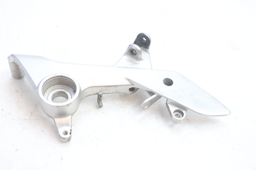photo de SUPORTE DO DESCANSO DE PÉ DIANTEIRO DIREITO HONDA VFR FI RC46 800 (1998 - 2001) - Vista geral