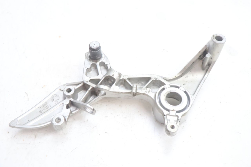 photo de SUPORTE DO DESCANSO DE PÉ DIANTEIRO DIREITO HONDA VFR FI RC46 800 (1998 - 2001) - Estado da superfície