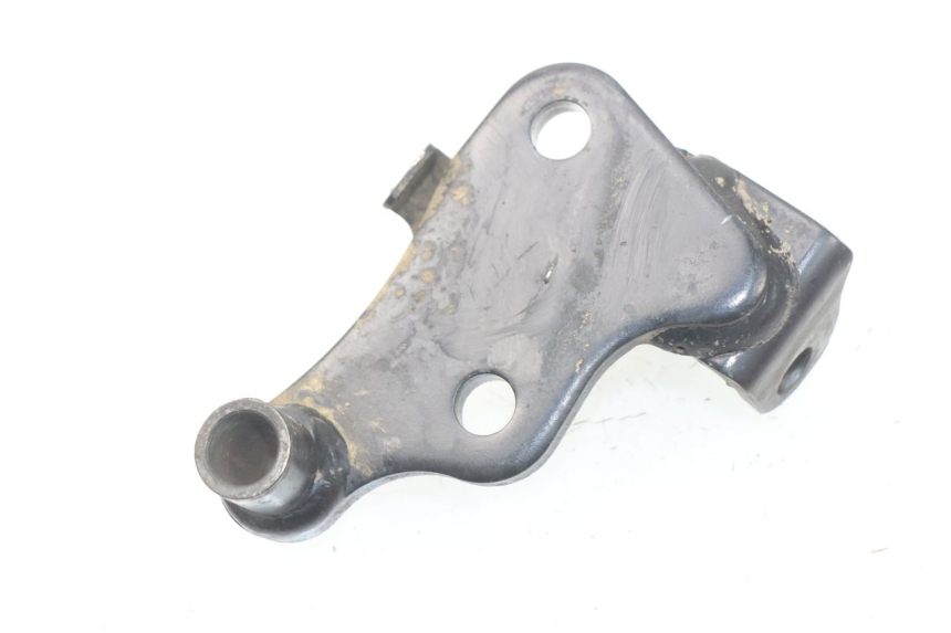 photo de SUPORTE DO DESCANSO DE PÉ DIANTEIRO DIREITO YAMAHA WR R 125 (2009 - 2017) - Zoom do estado de desgaste