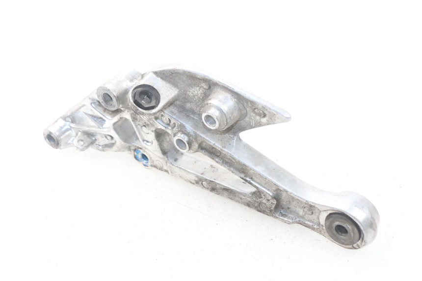 photo de SUPORTE DO DESCANSO DE PÉ DIANTEIRO DIREITO YAMAHA XJ600 XJ DIVERSION 600 (1992 - 1997) - Outro ângulo de visão