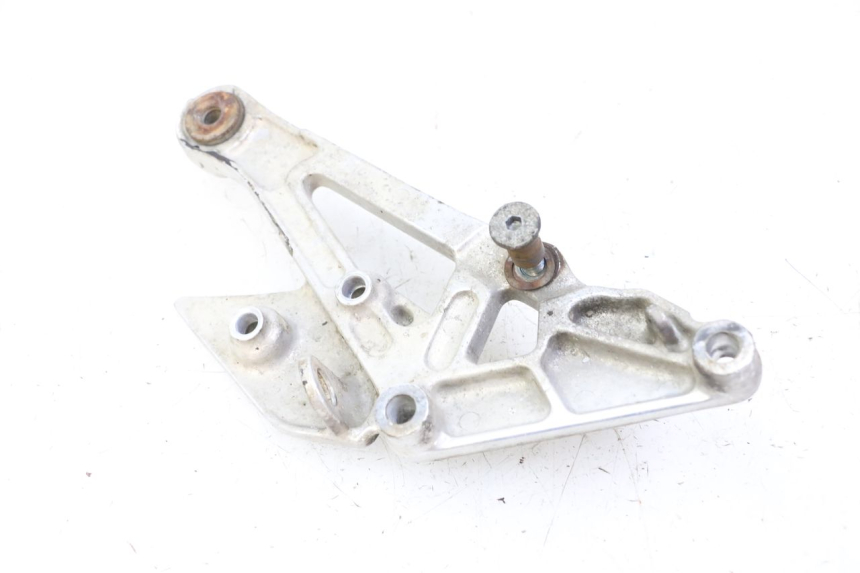 photo de SUPORTE DO DESCANSO DE PÉ DIANTEIRO DIREITO YAMAHA XJN DIVERSION 600 (2000 - 2003) - Vista geral