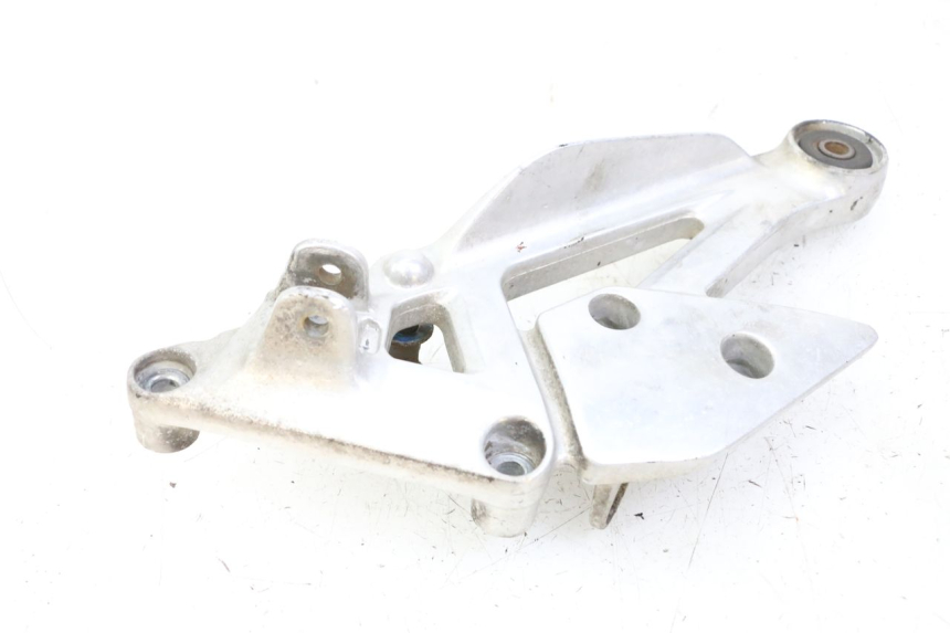 photo de SUPORTE DO DESCANSO DE PÉ DIANTEIRO DIREITO YAMAHA XJN DIVERSION 600 (2000 - 2003) - Peça verificada
