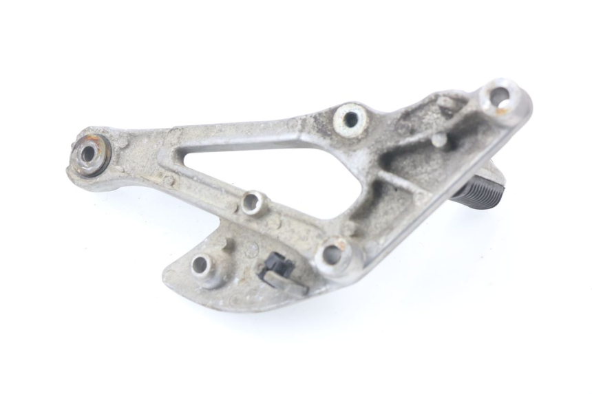 photo de SUPORTE DO DESCANSO DE PÉ DIANTEIRO DIREITO YAMAHA XJN XJ N DIVERSION 600 (1994 - 1997) - Detalhe da peça