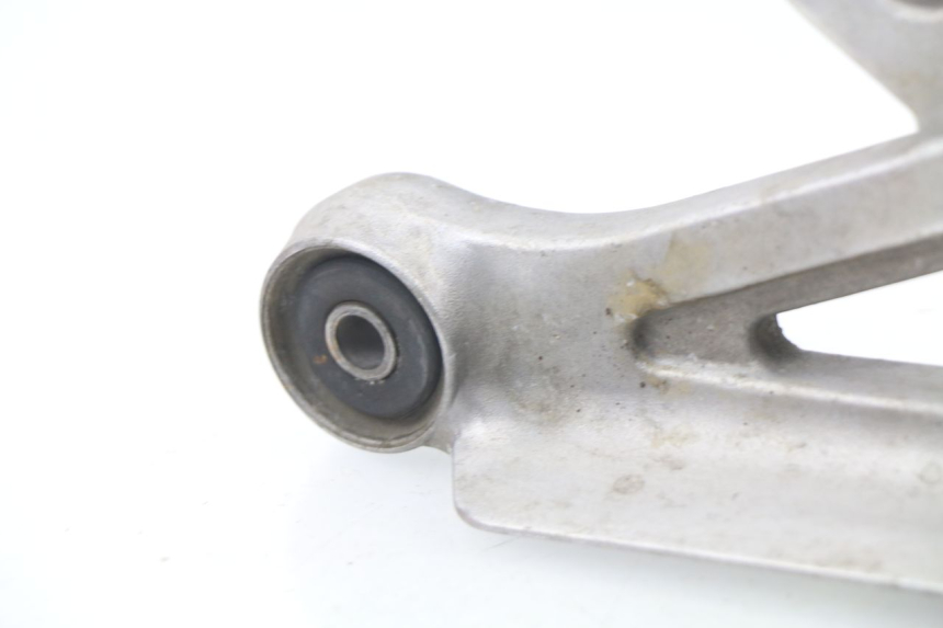 photo de SUPORTE DO DESCANSO DE PÉ DIANTEIRO DIREITO YAMAHA XJN XJ N DIVERSION 600 (1994 - 1997) - Pontos de fixação