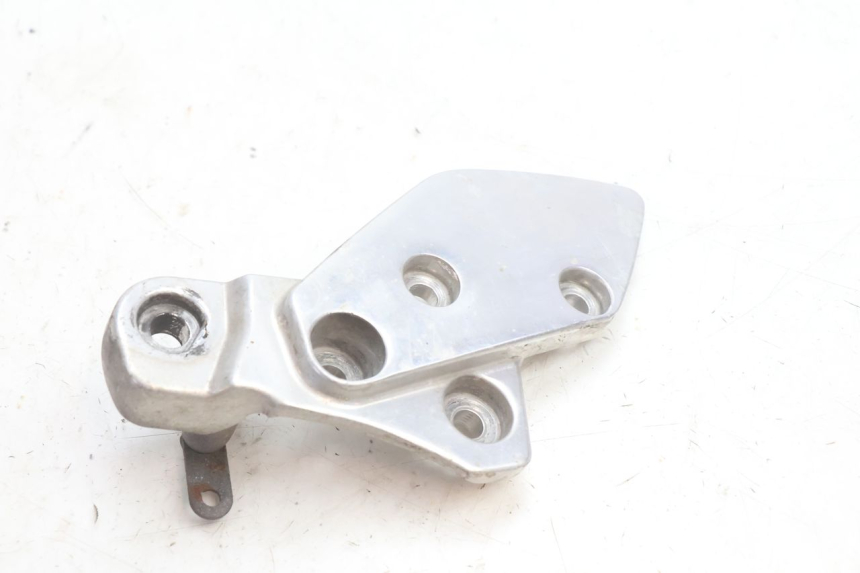 photo de SUPORTE DO DESCANSO DE PÉ DIANTEIRO DIREITO YAMAHA XJR 1300 (1998 - 2002) - Detalhe da peça
