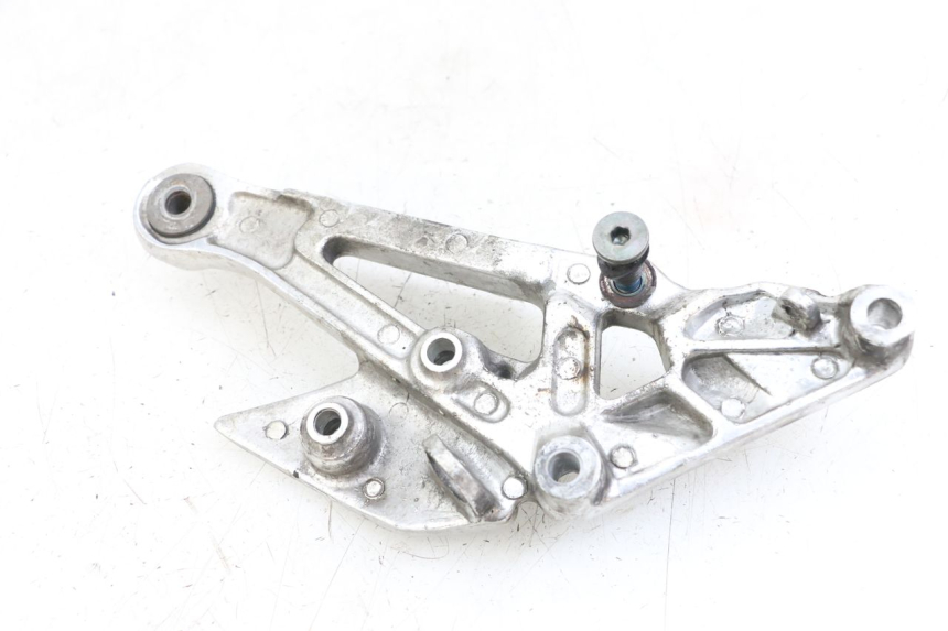 photo de SUPORTE DO DESCANSO DE PÉ DIANTEIRO DIREITO YAMAHA XJS DIVERSION 600 (1997 - 1999) - Outro ângulo de visão