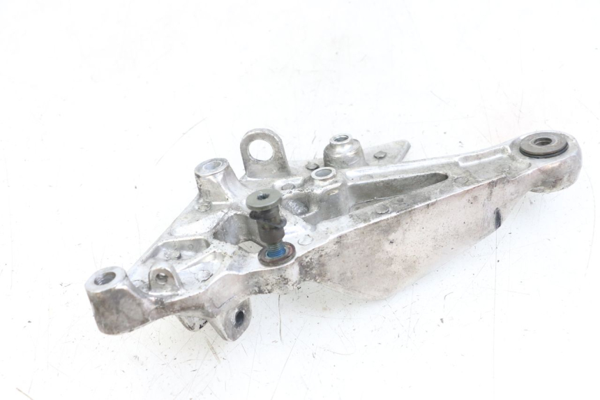photo de SUPORTE DO DESCANSO DE PÉ DIANTEIRO DIREITO YAMAHA XJS DIVERSION 600 (1997 - 1999) - Ampliação técnica
