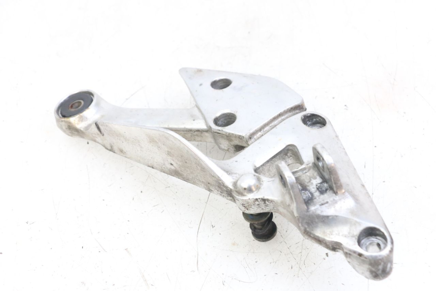 photo de SUPORTE DO DESCANSO DE PÉ DIANTEIRO DIREITO YAMAHA XJS DIVERSION 600 (1997 - 1999) - Pontos de fixação