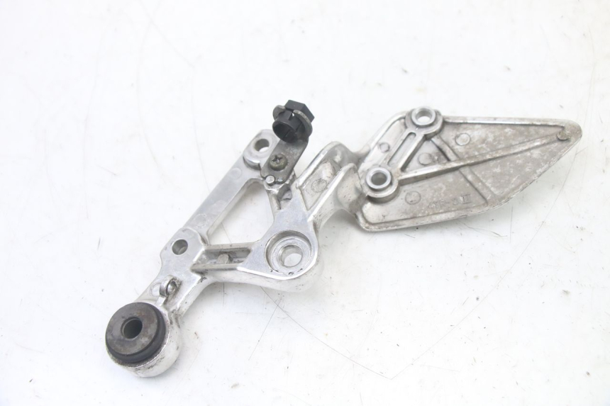 photo de SUPORTE DO DESCANSO DE PÉ DIANTEIRO DIREITO YAMAHA FZS FAZER 600 (2001 - 2003) - Vista geral