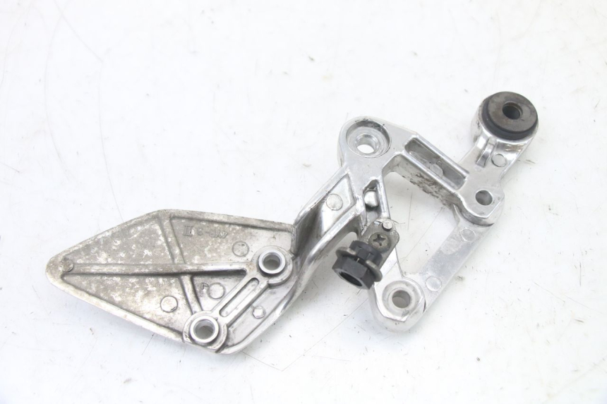 photo de SUPORTE DO DESCANSO DE PÉ DIANTEIRO DIREITO YAMAHA FZS FAZER 600 (2001 - 2003) - Pontos de fixação