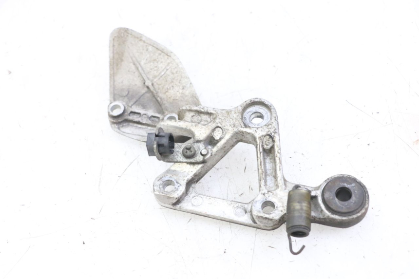 photo de SUPORTE DO DESCANSO DE PÉ DIANTEIRO DIREITO YAMAHA FZS FAZER 600 (2001 - 2003) - Detalhe da peça