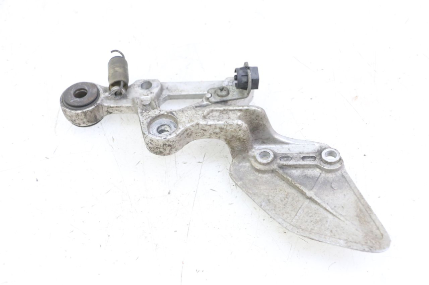 photo de SUPORTE DO DESCANSO DE PÉ DIANTEIRO DIREITO YAMAHA FZS FAZER 600 (2001 - 2003) - Zoom do estado de desgaste
