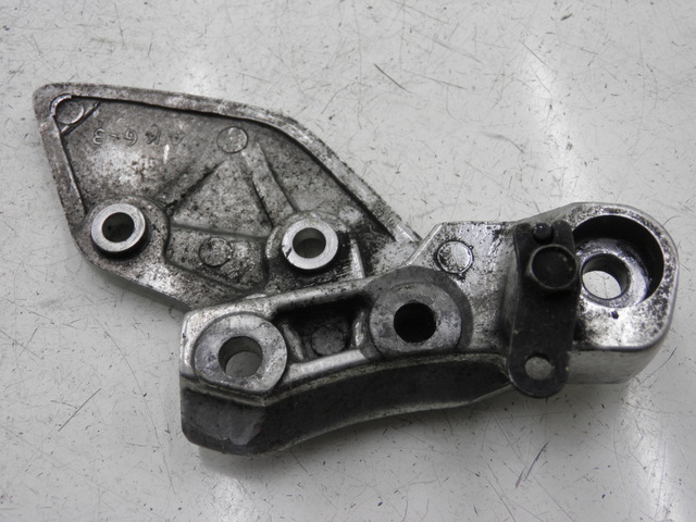 photo de SUPORTE DO DESCANSO DE PÉ DIANTEIRO DIREITO YAMAHA XJR 1300 (1998 - 2002) - Zoom do estado de desgaste