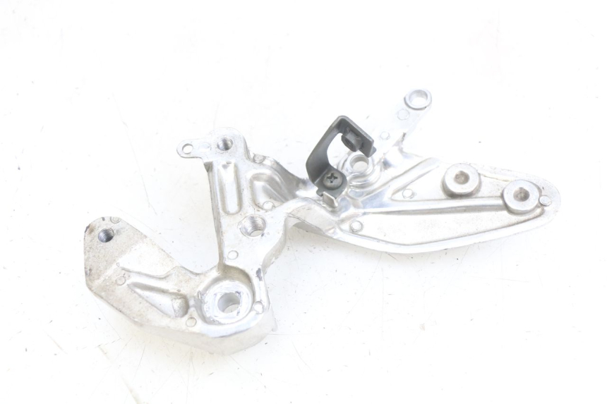 photo de SUPORTE DO DESCANSO DE PÉ DIANTEIRO DIREITO YAMAHA YZF R THUNDERCAT 600 (1996 - 2003) - Zoom do estado de desgaste
