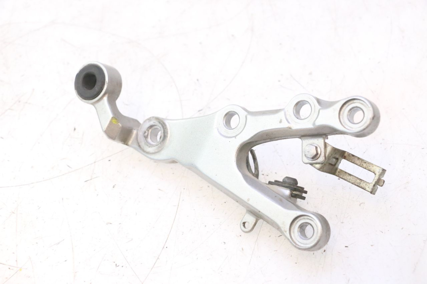 photo de PLACA DO DESCANSO DO PÉ DIANTEIRO DIREITO YAMAHA YZF R6 600 (2008 - 2009) - Detalhe da peça