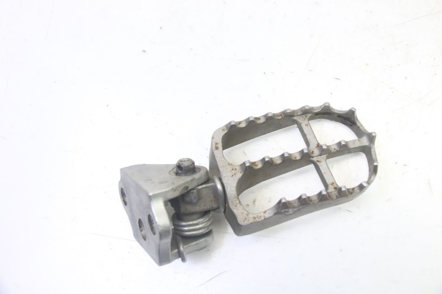 photo de SUPORTE DO DESCANSO DE PÉ DIANTEIRO DIREITO YAMAHA YZF YZ-F 450 (2014 - 2016) - Vista principal