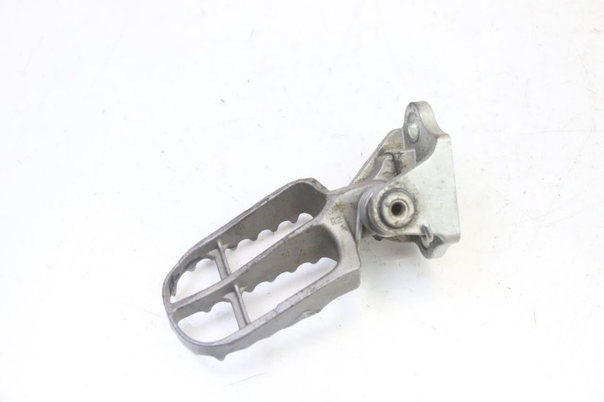 photo de SUPORTE DO DESCANSO DE PÉ DIANTEIRO DIREITO YAMAHA YZF YZ-F 450 (2014 - 2016) - Outro ângulo de visão