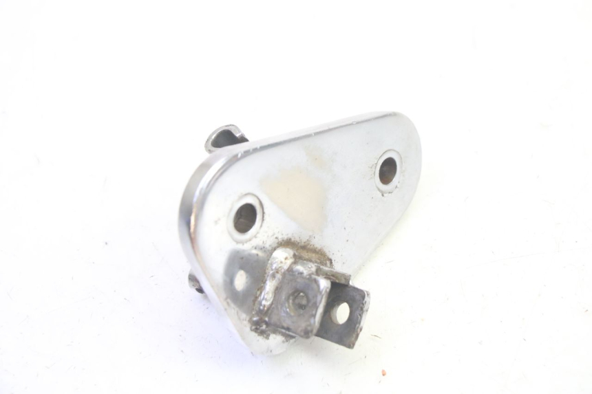 photo de SUPORTE DO DESCANSO DE PÉ DIANTEIRO DIREITO KYMCO ZING 125 (1997 - 2003) - Detalhe da peça