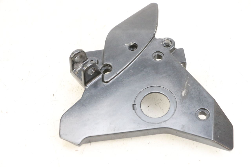 photo de SUPORTE DO DESCANSO DE PÉ DIANTEIRO DIREITO KAWASAKI ZR 7 750 (1999 - 2004) - Pontos de fixação