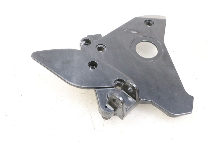photo de SUPORTE DO DESCANSO DE PÉ DIANTEIRO DIREITO KAWASAKI ZR 7 750 (1999 - 2004) - Estado da superfície