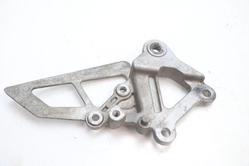 photo de SUPORTE DO DESCANSO DE PÉ DIANTEIRO DIREITO KAWASAKI ZX-6R ZX6R 600 (1995 - 1997) - Outro ângulo de visão