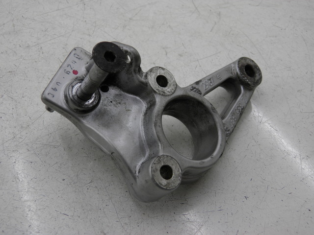 photo de SUPORTE DO DESCANSO DE PÉ DIANTEIRO ESQUERDO BMW R RS 1150 (2001 - 2005) - Ampliação técnica