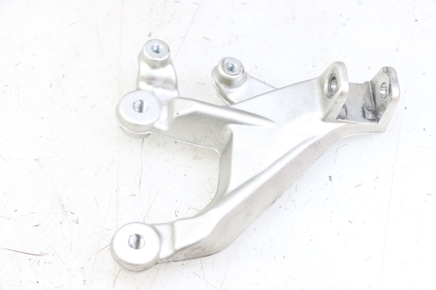 photo de SUPORTE DO DESCANSO DE PÉ DIANTEIRO ESQUERDO BMW S RR ABS S1000RR 1000 (2015 - 2018) - Ampliação técnica