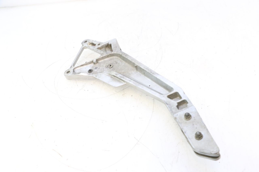 photo de PLACA DO DESCANSO DE PÉ DIANTEIRO ESQUERDO HONDA CB F HORNET 600 (2005 - 2006) - Zoom do estado de desgaste