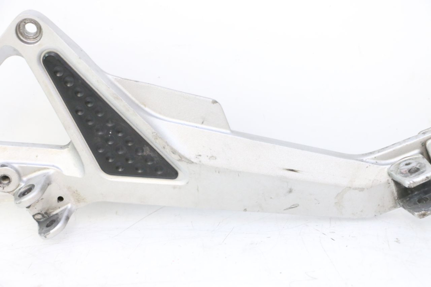 photo de PLACA DO DESCANSO DE PÉ DIANTEIRO ESQUERDO HONDA CB F HORNET 600 (2005 - 2006) - Pontos de fixação