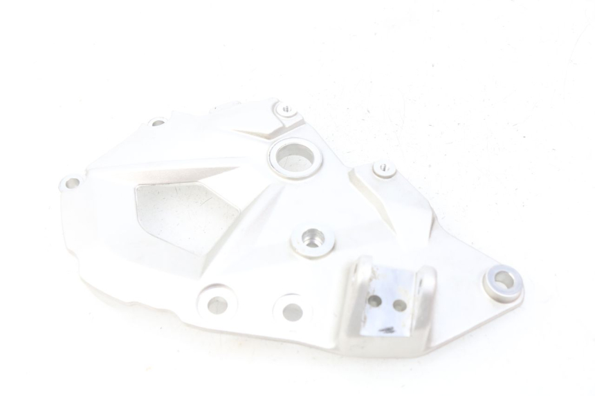 photo de SUPORTE DO DESCANSO DE PÉ DIANTEIRO ESQUERDO BMW F GS K81 850 (2018 - 2023) - Outro ângulo de visão
