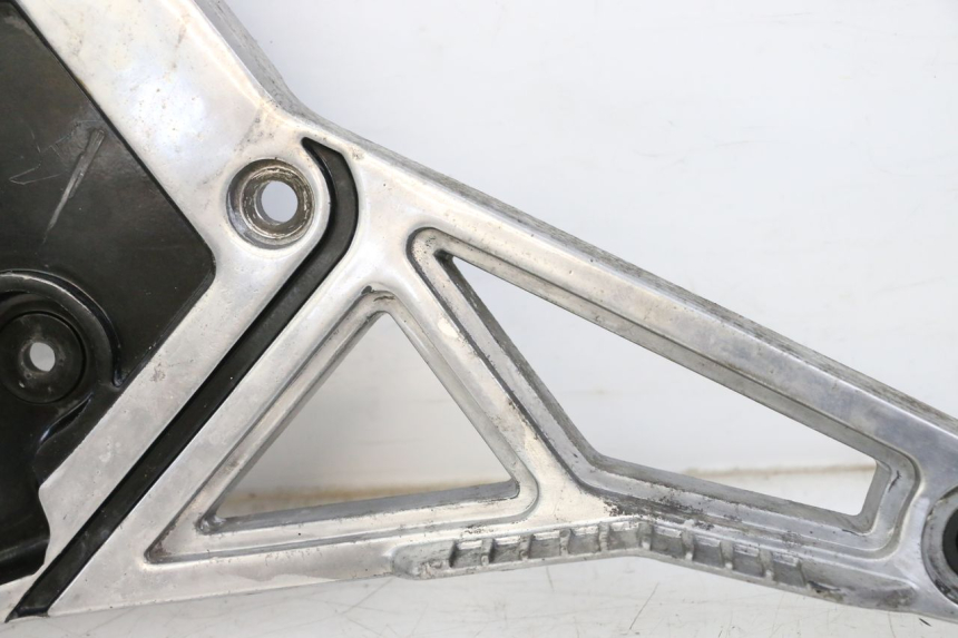 photo de SUPORTE DO DESCANSO DE PÉ DIANTEIRO ESQUERDO YAMAHA FJ 36Y 1100 (1984 - 1985) - Vista do produto
