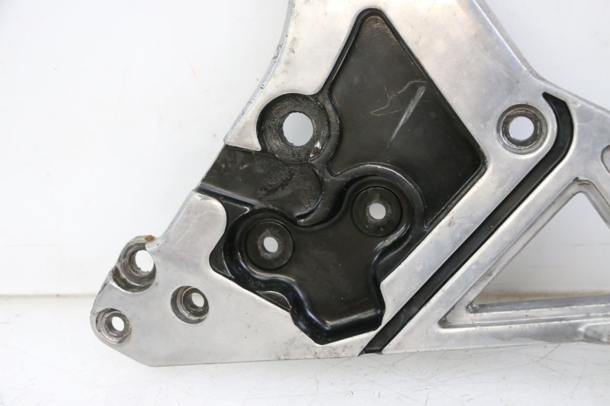photo de SUPORTE DO DESCANSO DE PÉ DIANTEIRO ESQUERDO YAMAHA FJ 36Y 1100 (1984 - 1985) - Peça verificada