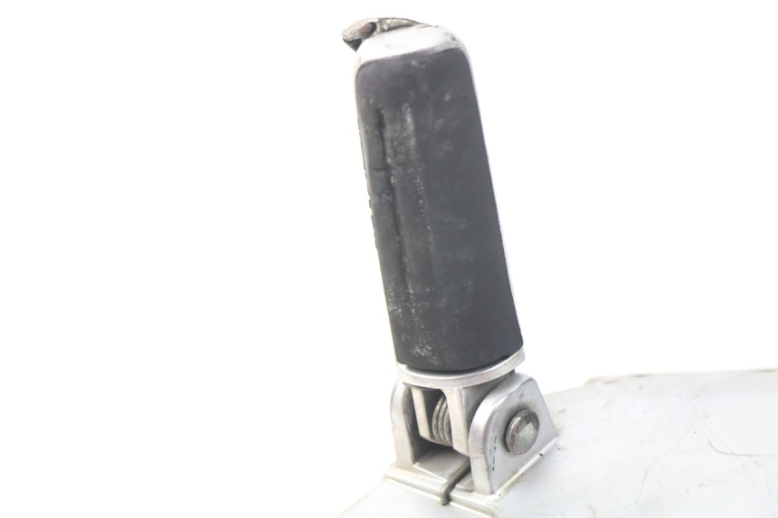 photo de SUPORTE DO DESCANSO DE PÉ DIANTEIRO ESQUERDO YAMAHA FJR ABS 1300 (2006 - 2012) - Detalhe da peça