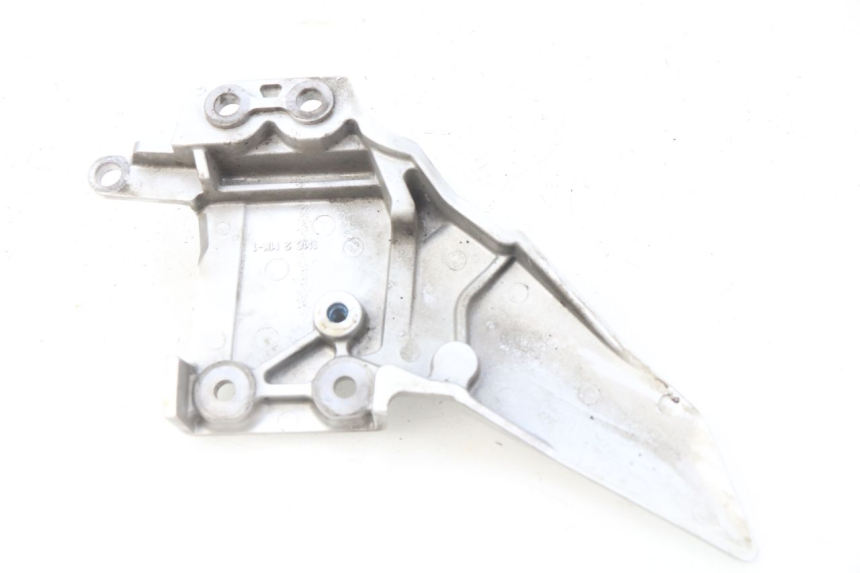 photo de SUPORTE DO DESCANSO DE PÉ DIANTEIRO ESQUERDO YAMAHA FJR ABS 1300 (2016 - 2020) - Detalhe da peça